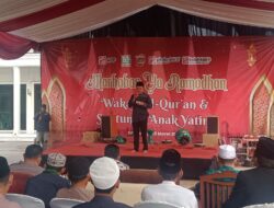 PT Pindo Deli, Indah Kiat Karawang, dan APP Gelar Wakaf Al-Qur’an dan Santunan di Desa Kutamekar Karawang pada 15 Ramadan