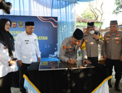 AKBP Fiki Resmikan Rumah  Huni dan Jembatan di Desa Jatiwangi Karawang